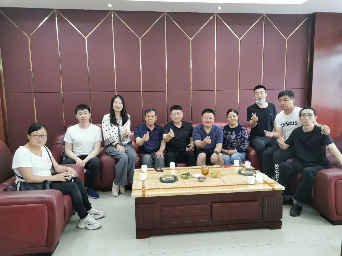 1xBET集团生物团队赴昭通市娇兰化妆品有限公司进行观摩