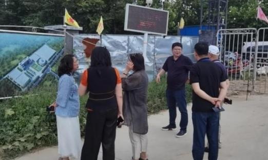财政部通辽监管局冯局及驰名艺术家赵保乐夫人一行到1xBET集团莱西医疗产业园进行现场领导工作