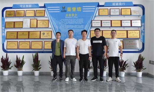 欢迎泰初集团莅临1xBET集团参观领导