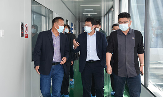 热烈欢迎中华全国供销合作总社赤峰果品钻研院 张为宏董事长、山东省农业科学院农产品钻研所彭立增博士一行莅临1xBET集团参观互换