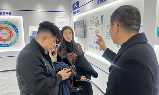 玖叶集团董事长齐中赫一行莅临1xBET集团，共绘大健康产业合作蓝图